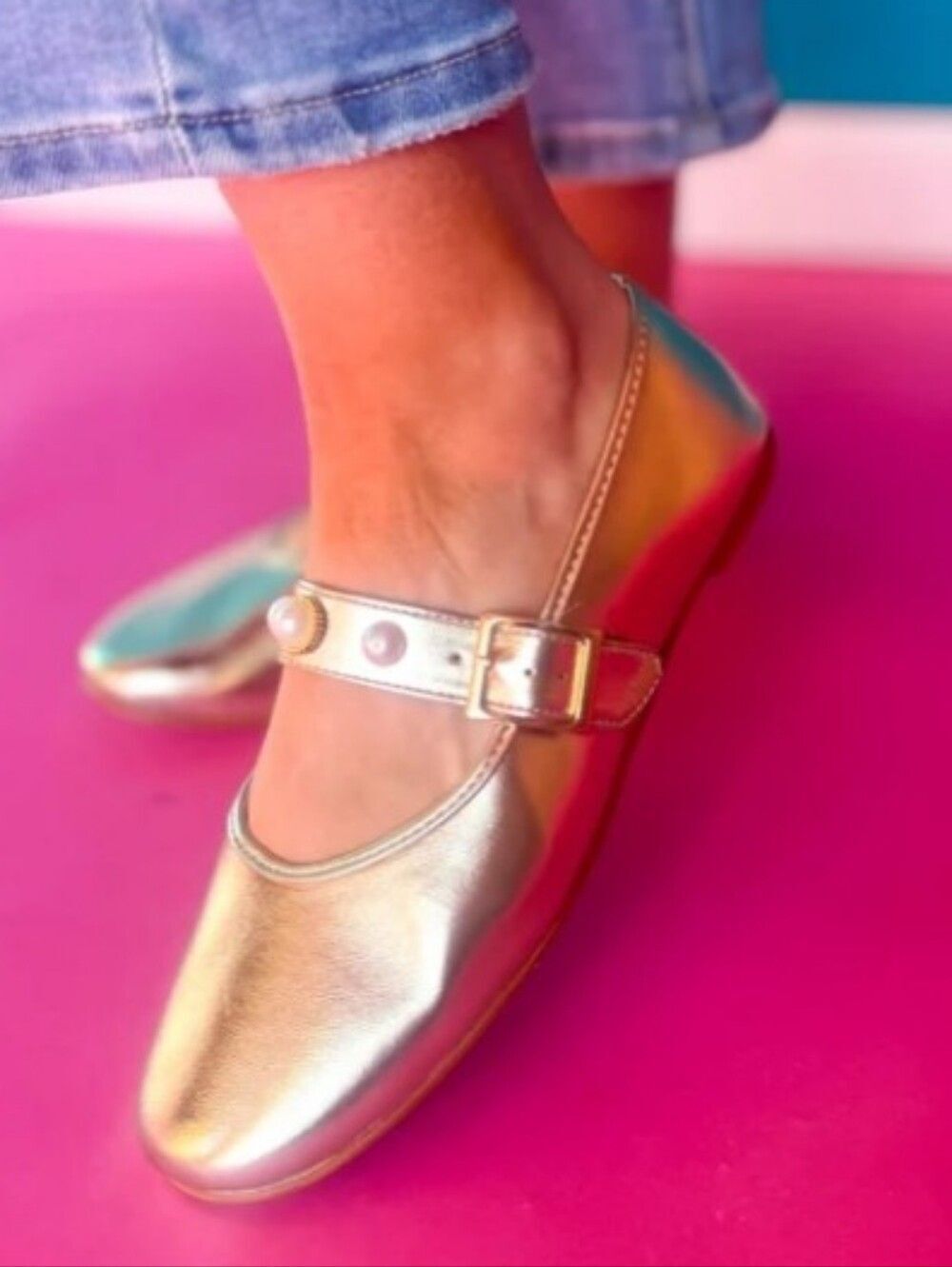 BRAND NEW STEVE MADDEN BALLET WITH STRAP CHIC GOLD MARY JANE